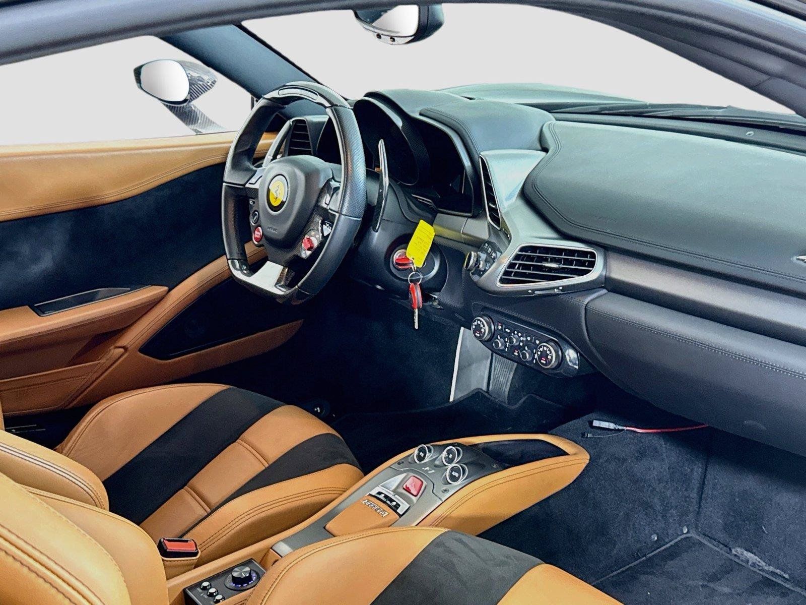 Used 2011 Ferrari 458 Italia Coupe RWD image 30