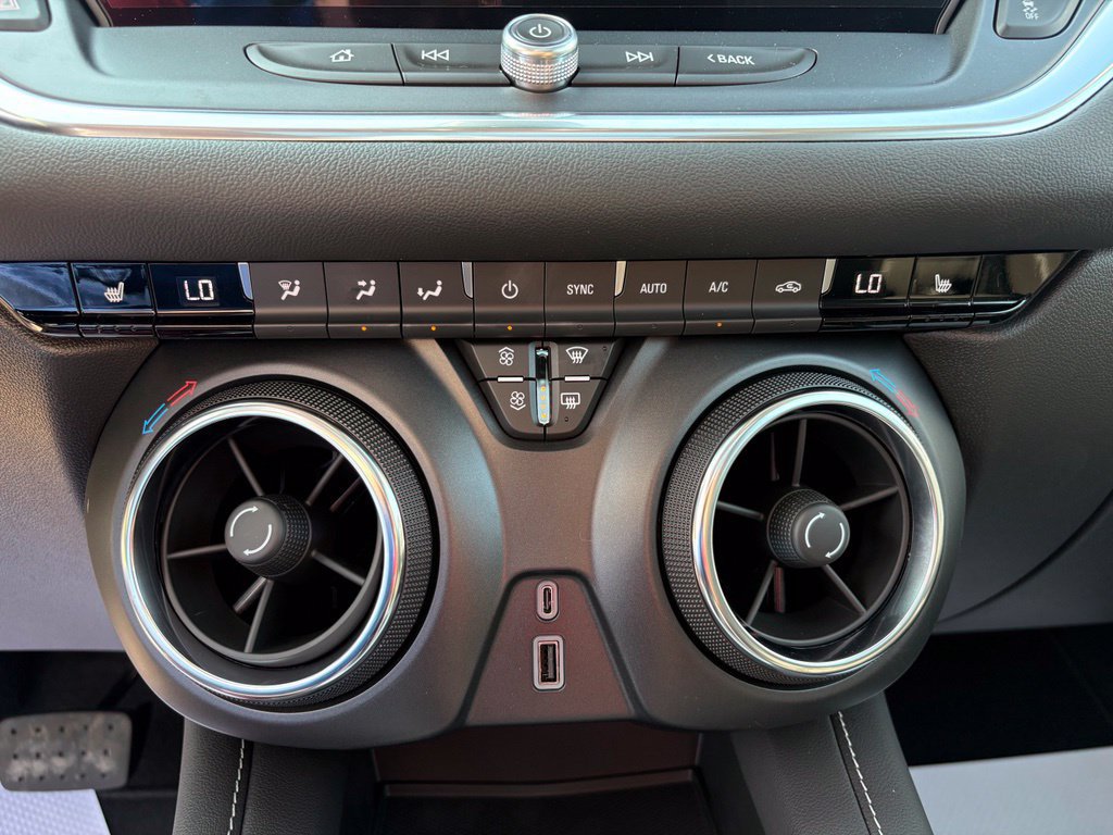 New 2026 Chevrolet Blazer LT w/ LPO, Arctic Package FWD image 4