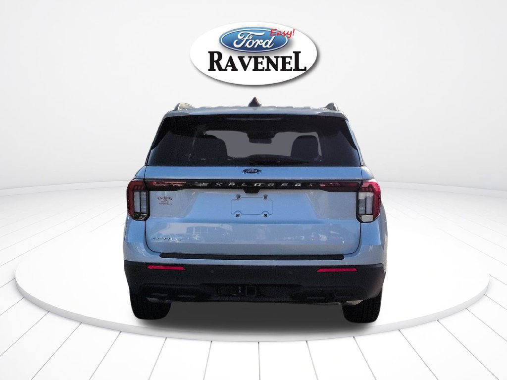 New 2026 Ford Explorer Active RWD image 5