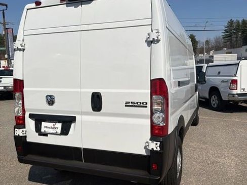 Used 2025 RAM ProMaster 2500 w/ Convenience Group image 4