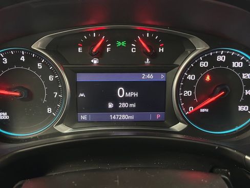 Used 2020 Chevrolet Equinox Premier w/ LPO, Floor Liner Package FWD image 5