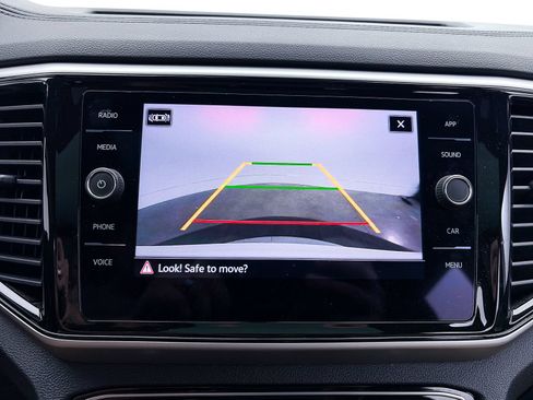 Used 2023 Volkswagen Atlas Cross Sport SE w/ Panoramic Sunroof Package FWD image 7