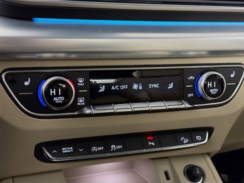 Certified 2025 Audi Q5 2.0T Premium Plus w/ Premium Plus Package image 16