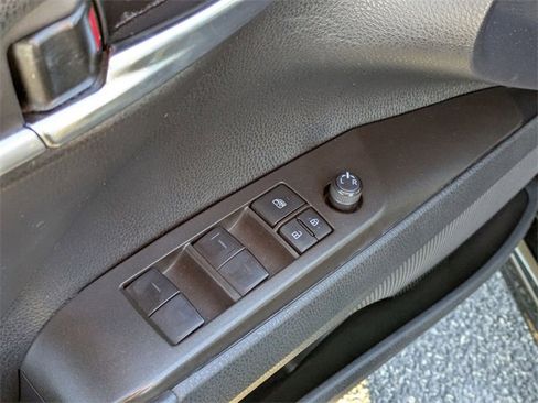 Used 2022 Toyota Camry SE image 17
