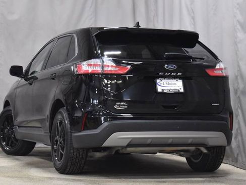 Used 2023 Ford Edge SEL image 2