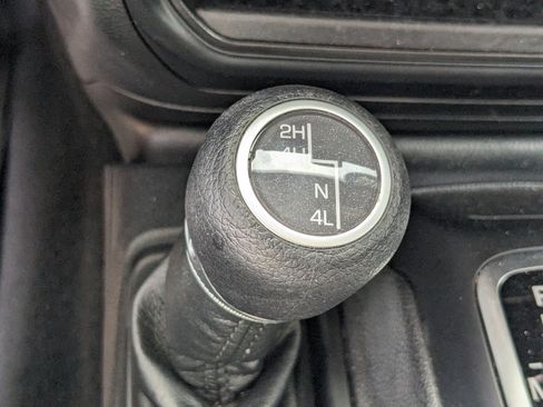 Used 2022 Jeep Wrangler Unlimited Sport AWD/4WD image 28