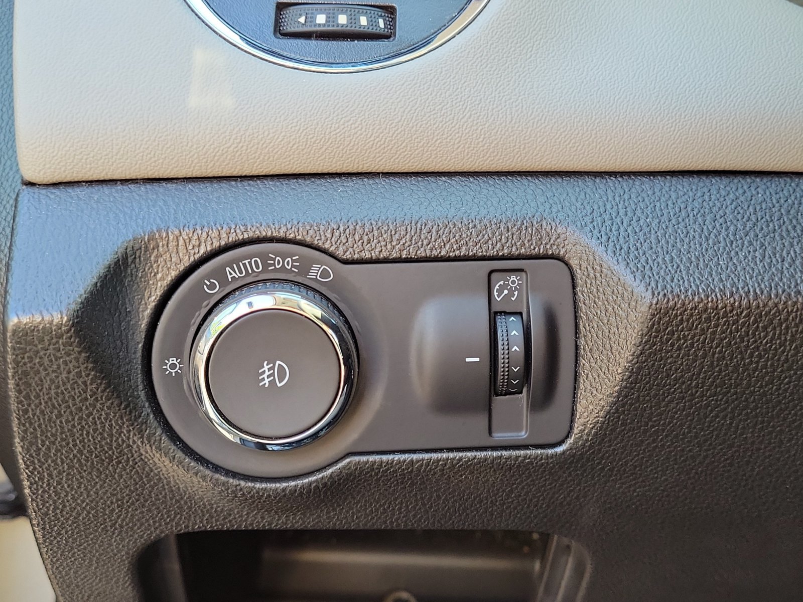 Used 2015 Chevrolet Cruze LT w/ Enhanced Safety Package FWD image 14