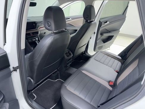 Used 2023 Volkswagen Taos SEL image 26