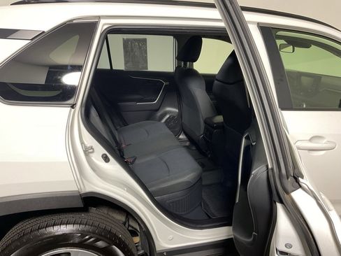Used 2021 Toyota RAV4 LE image 30