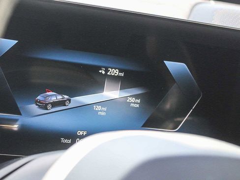 Used 2026 BMW iX xDrive60 w/ Premium Package image 22