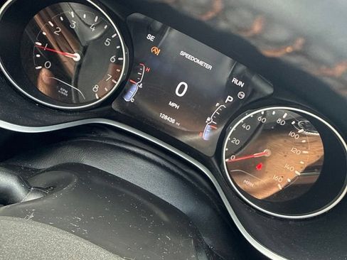 Used 2019 Jeep Compass Limited FWD image 3