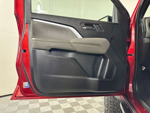 Used 2024 Chevrolet Colorado ZR2 w/ ZR2 Bison Edition image 23