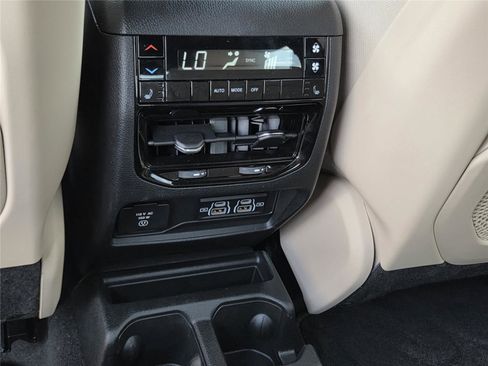 New 2025 Jeep Grand Cherokee L Limited w/ Luxury Tech Group II image 58