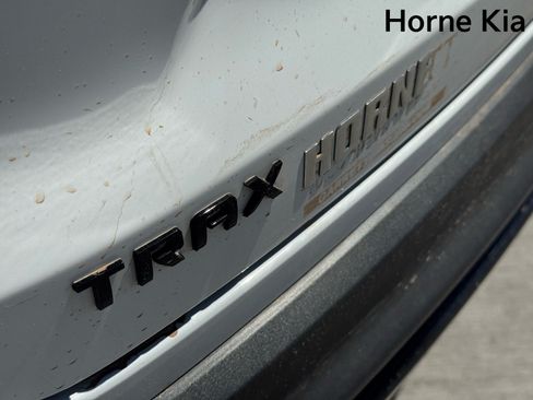 Used 2024 Chevrolet Trax RS w/ Sunroof Package FWD image 28