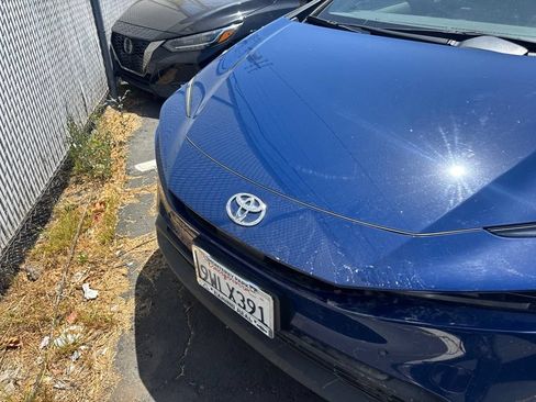 Used 2023 Toyota Prius LE FWD image 1