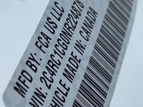 Used 2022 Chrysler Voyager LX image 10