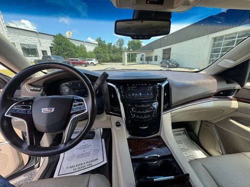 Used 2016 Cadillac Escalade ESV Premium AWD/4WD image 25