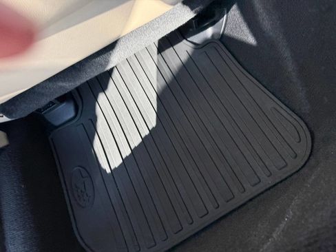 Used 2015 Subaru Outback 3.6R Limited image 37