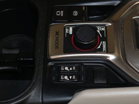 Used 2022 Subaru Forester Premium AWD/4WD image 56