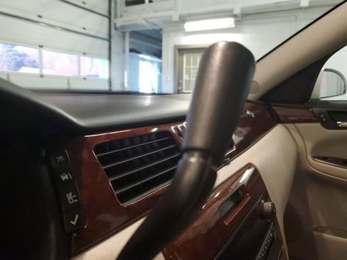 Used 2011 Chevrolet Impala LT image 26