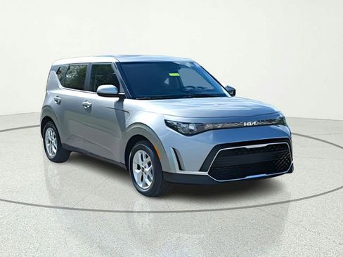 Certified 2023 Kia Soul LX w/ LX Technology Package FWD image 8