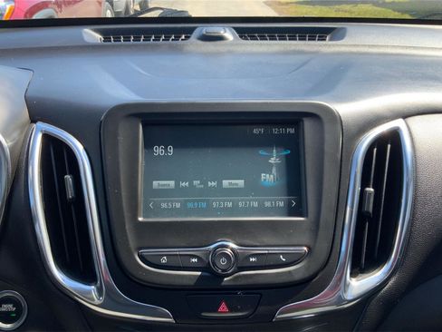 Used 2018 Chevrolet Equinox LT image 13