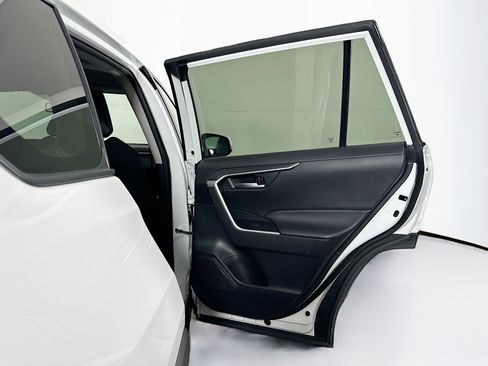 Used 2024 Toyota RAV4 XLE image 28