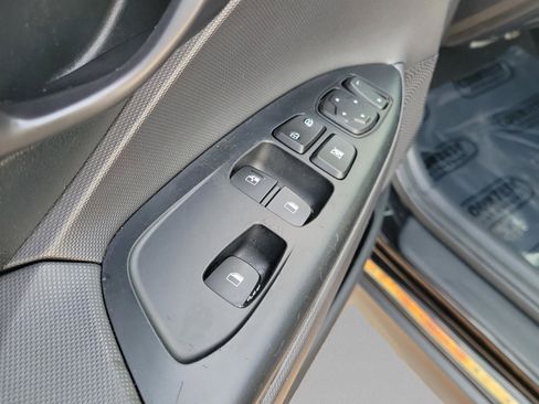 Used 2019 Hyundai Veloster Turbo image 17