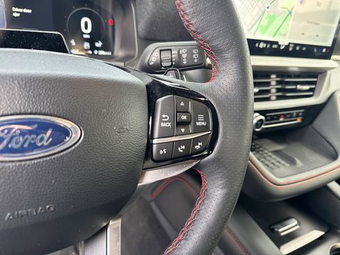 Used 2025 Ford Explorer ST image 21