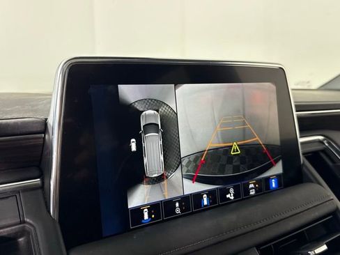 Used 2024 Chevrolet Suburban Z71 w/ Luxury Package image 18