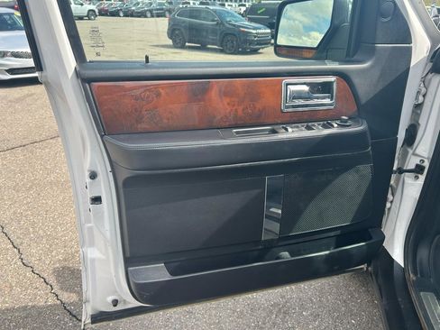 Used 2017 Lincoln Navigator L Select AWD/4WD image 15