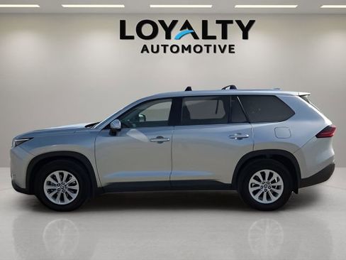 Used 2026 Toyota Grand Highlander XLE image 2