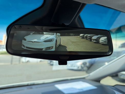 Used 2019 Chevrolet Bolt Premier w/ Infotainment Package image 23