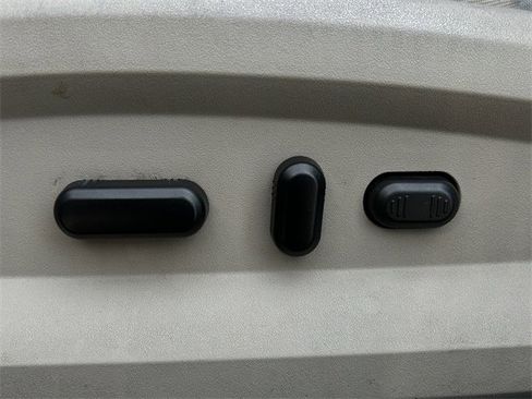 Used 2012 Ford Edge SEL image 27