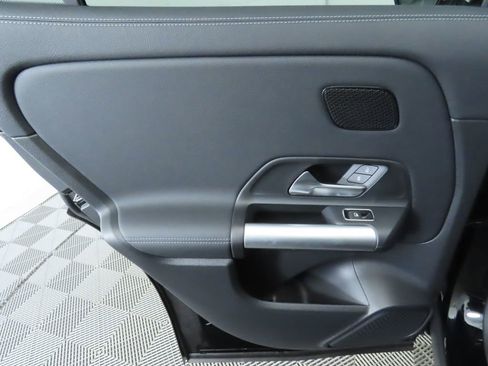 Certified 2025 Mercedes-Benz GLA 250 image 28