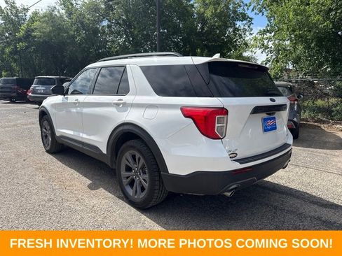 Used 2022 Ford Explorer XLT w/ Equipment Group 202A AWD/4WD image 4