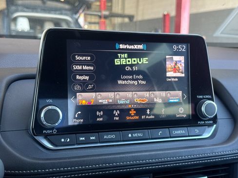 Used 2023 Nissan Rogue SV FWD image 21