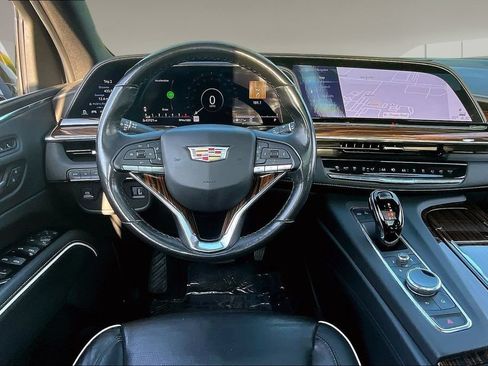 Used 2023 Cadillac Escalade ESV Premium Luxury AWD/4WD image 5