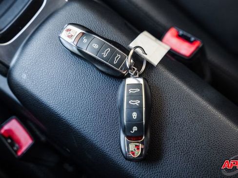 Used 2014 Porsche Cayman image 61