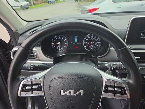Used 2022 Kia Telluride LX AWD/4WD image 14