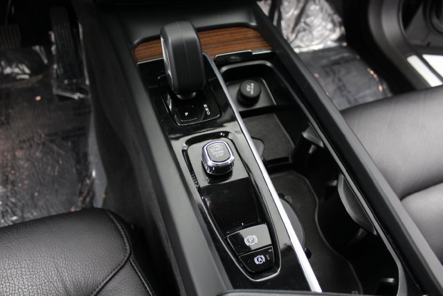 Used 2023 Volvo XC60 B5 Plus w/ Protection Package Premier AWD/4WD image 24
