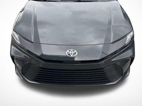 Used 2025 Toyota Camry LE image 2