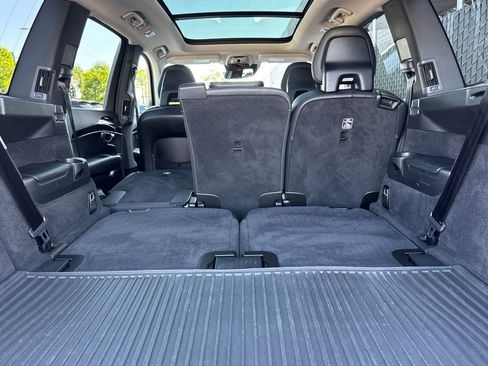 Used 2017 Volvo XC90 T6 Momentum w/ Vision Package image 16