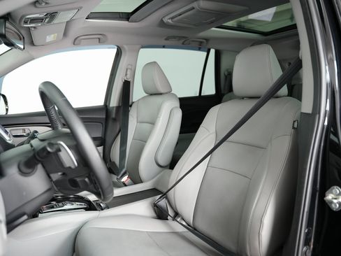 Used 2017 Honda Pilot Elite image 54