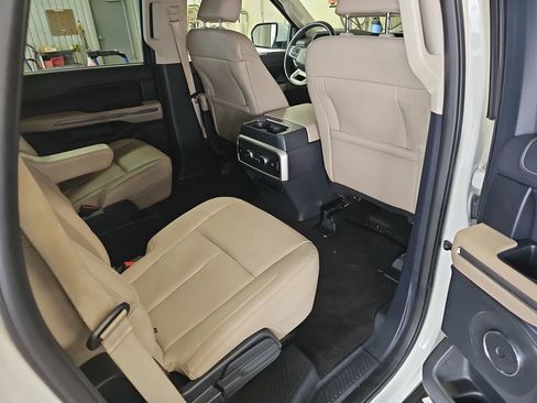 Used 2022 Ford Expedition XLT RWD image 11