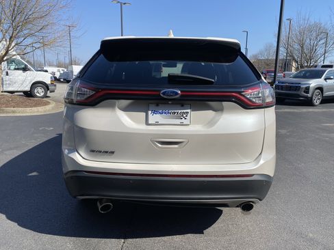 Used 2018 Ford Edge Titanium w/ Ford Safe & Smart Package image 8