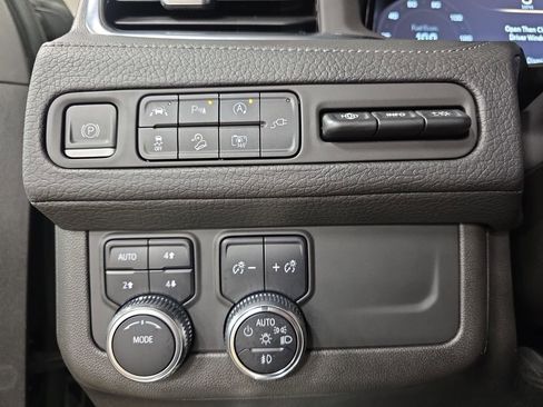 Used 2022 GMC Yukon XL Denali AWD/4WD image 30