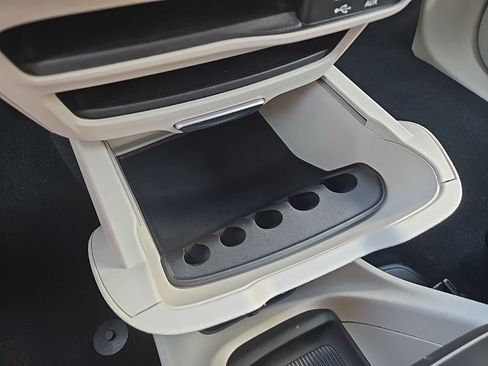 Used 2019 Chrysler Pacifica Touring-L FWD image 47