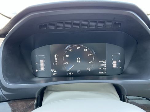 Used 2019 Volvo XC90 T5 Momentum w/ Protection Package Premier image 28