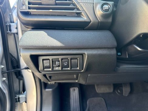 Used 2025 Subaru Outback Premium AWD/4WD image 13